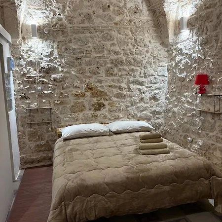 Liuzzi בית הארחה